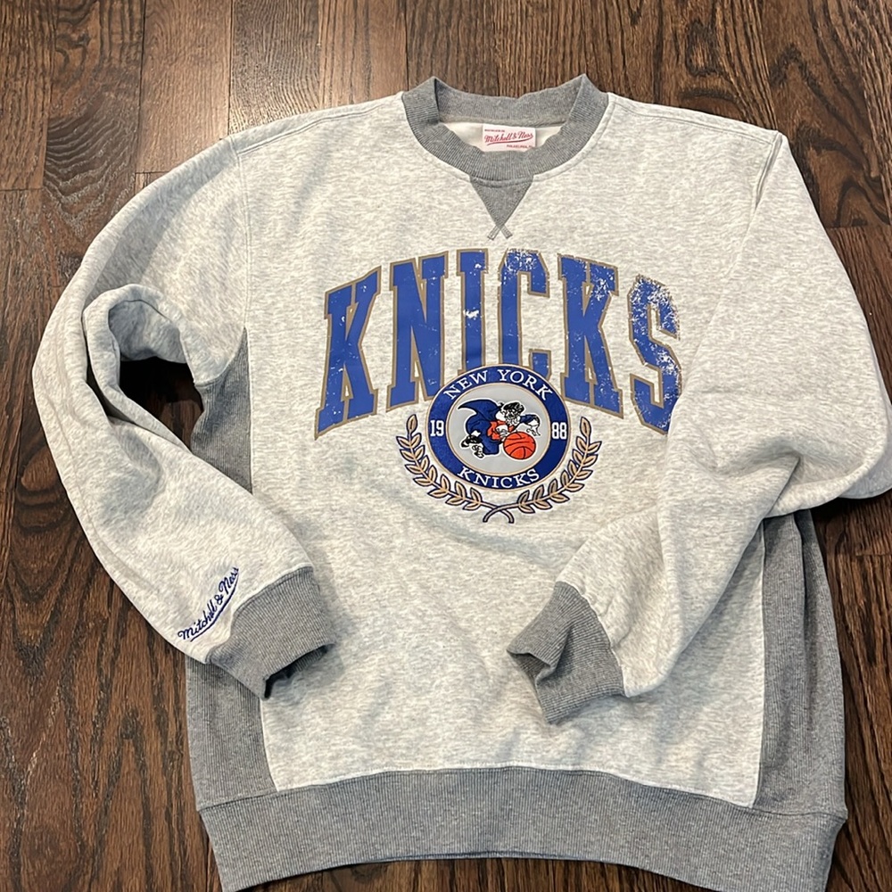 Knicks Women’s Grey and Royal Blue Crewneck Sweatshirt Like New Size Small
